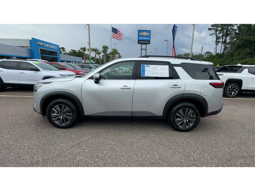 Used 2024 Nissan Pathfinder SV AWD/4WD image 5