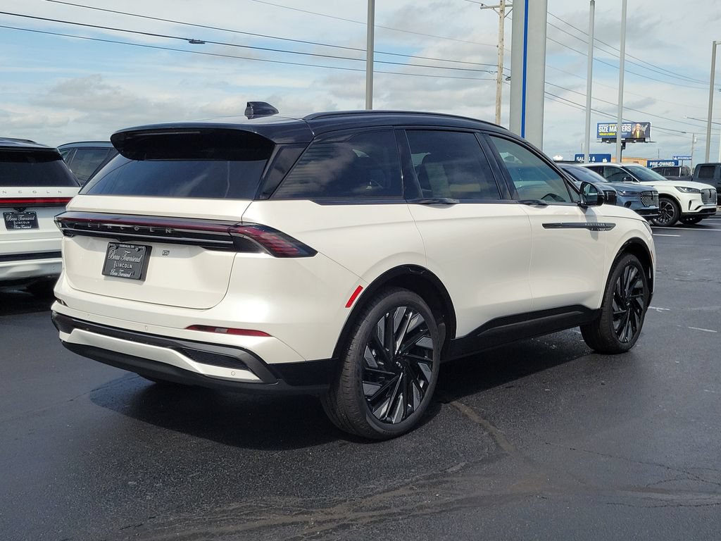New 2026 Lincoln Nautilus Reserve w/ Jet Appearance Package AWD/4WD image 4