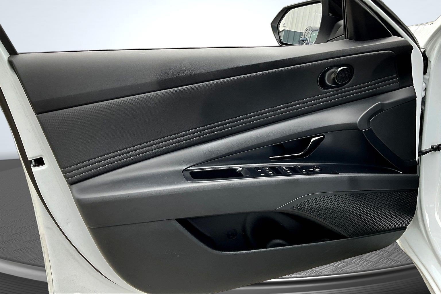 Used 2025 Hyundai Elantra Sport FWD image 18