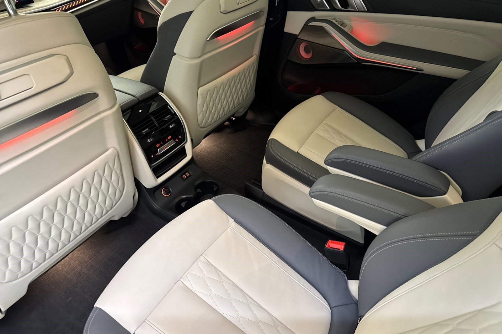 Certified 2023 BMW X7 M60i w/ Executive Package AWD/4WD image 27