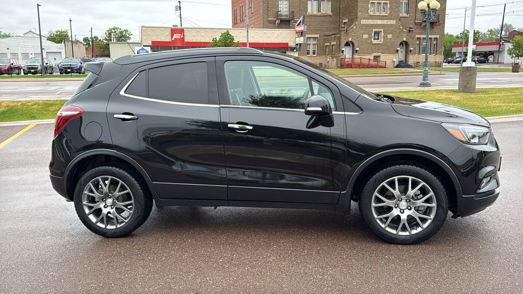 Used 2018 Buick Encore Sport Touring AWD/4WD image 4
