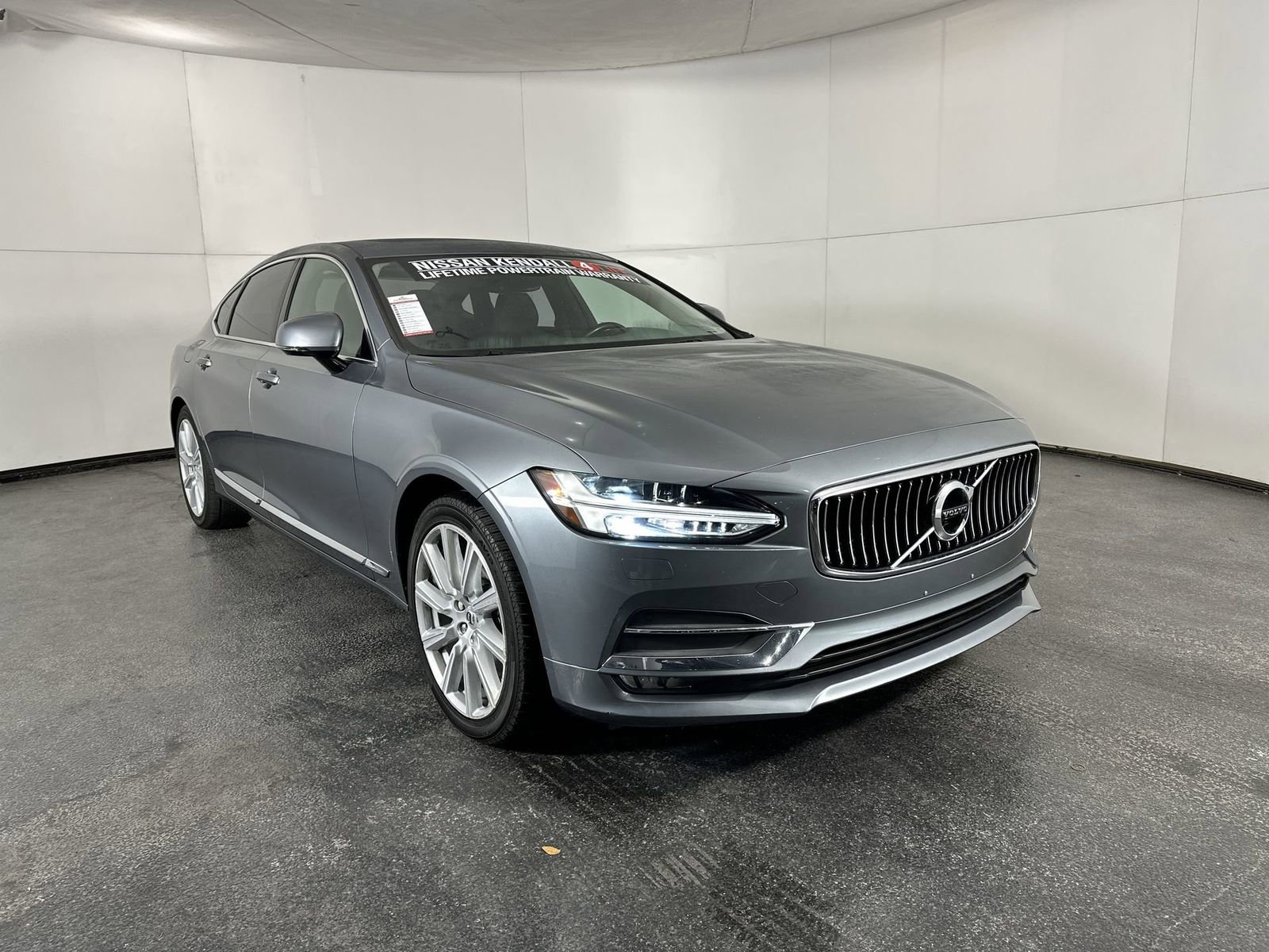 Used 2018 Volvo S90 T6 Inscription image 3