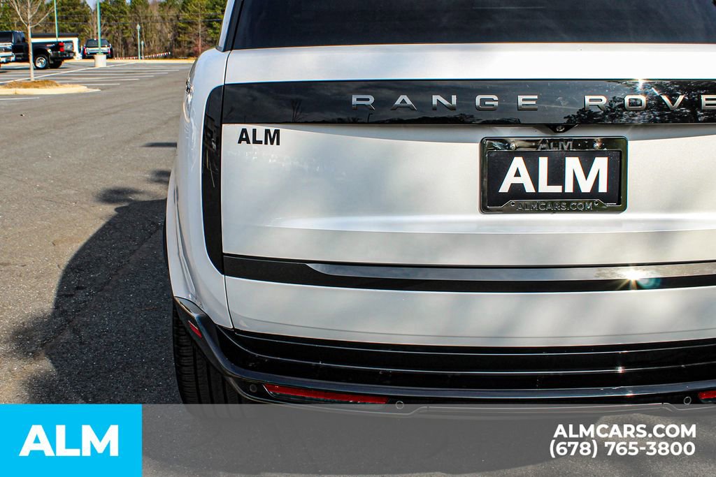 Used 2024 Land Rover Range Rover SE image 12