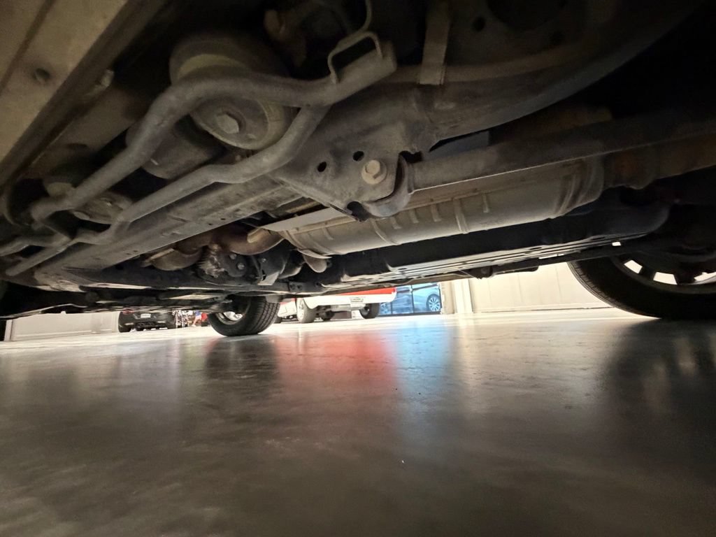 Used 2010 Lexus LX 570 4WD image 36
