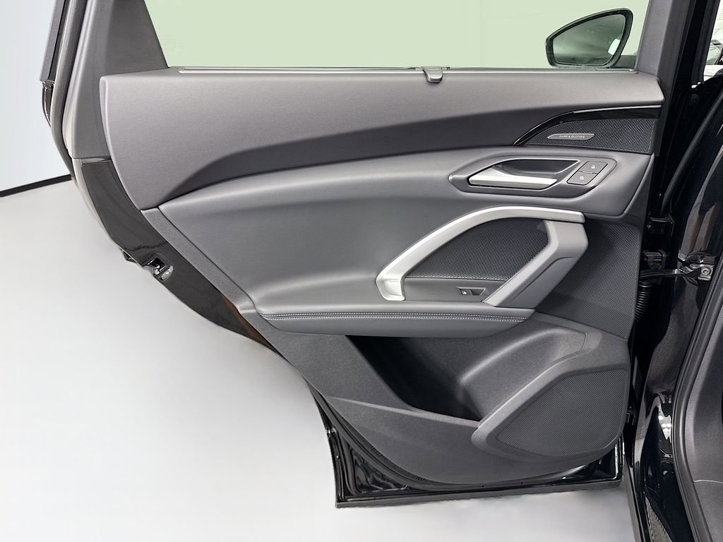 Used 2025 Audi Q5 Premium Plus w/ Premium Plus image 26