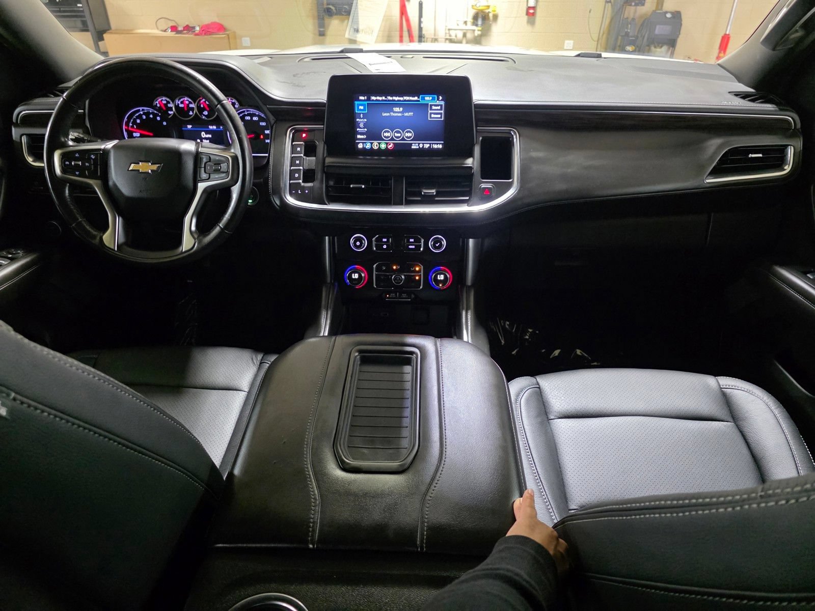 Used 2023 Chevrolet Suburban LS RWD image 19