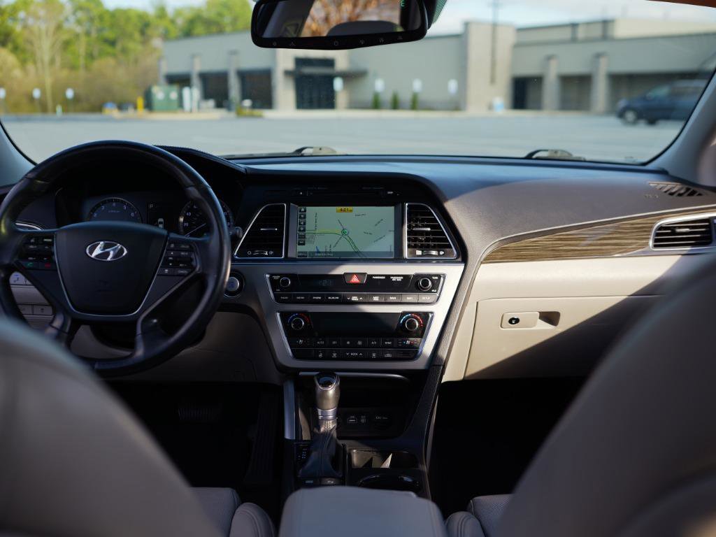 Used 2015 Hyundai Sonata Limited w/ Option Group 06 image 18