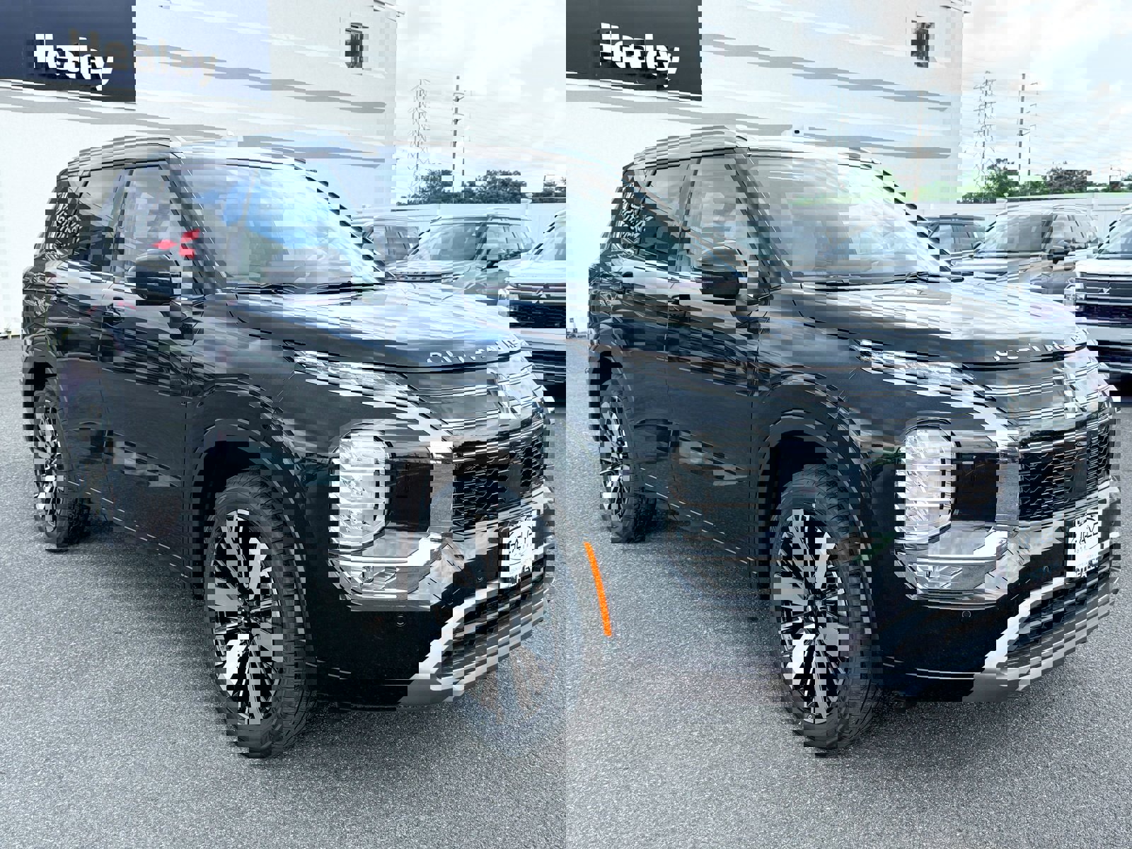New 2025 Mitsubishi Outlander AWD image 1