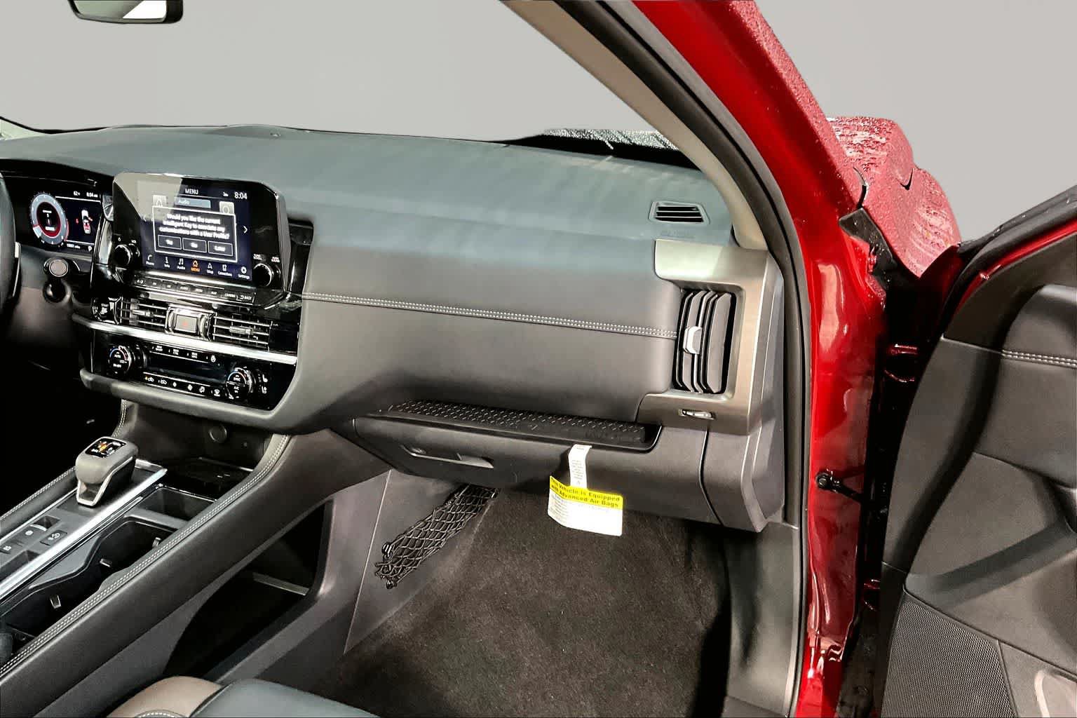 Used 2025 Nissan Pathfinder Platinum FWD image 19