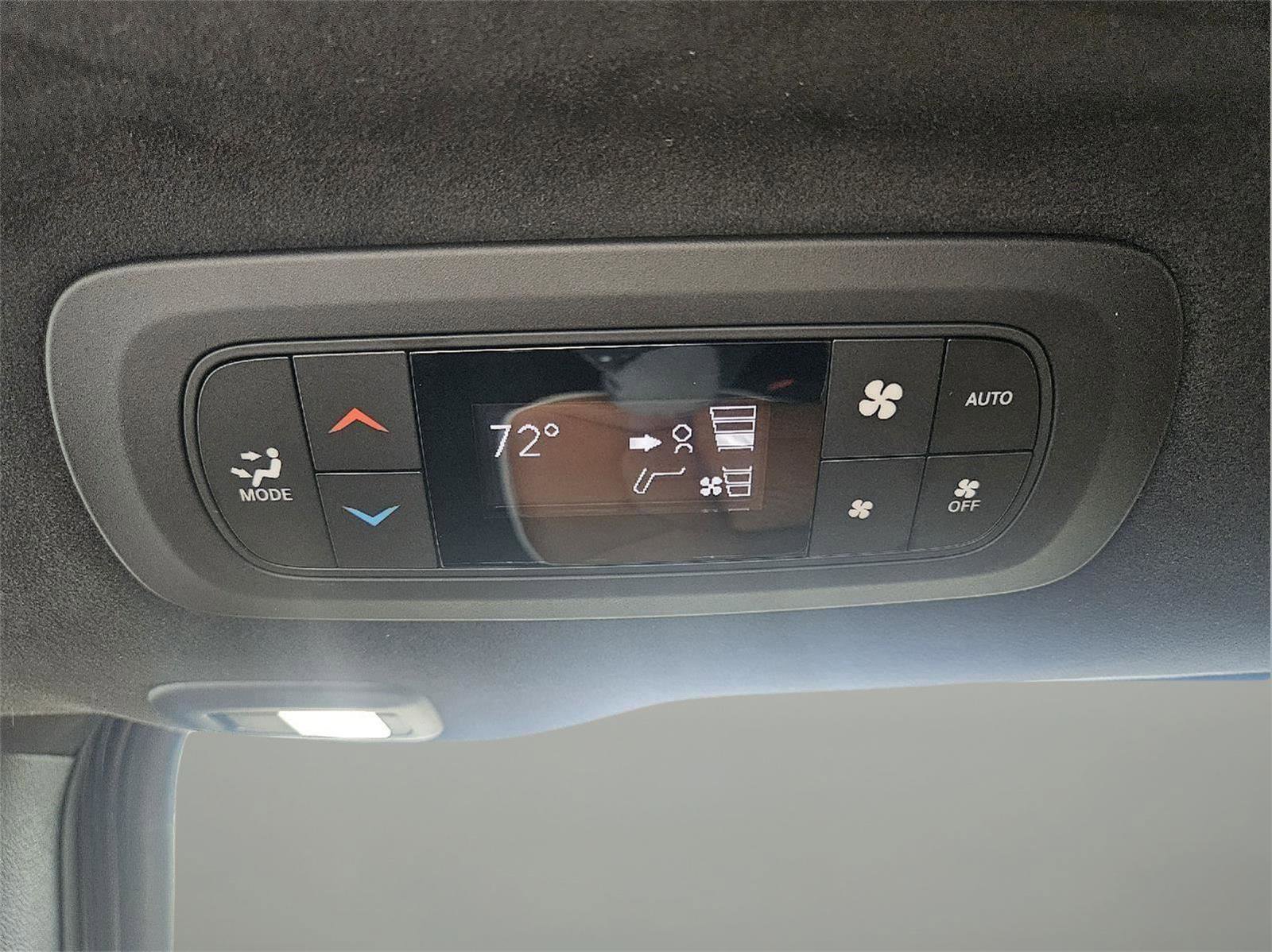 Used 2025 Chrysler Pacifica Pinnacle image 79