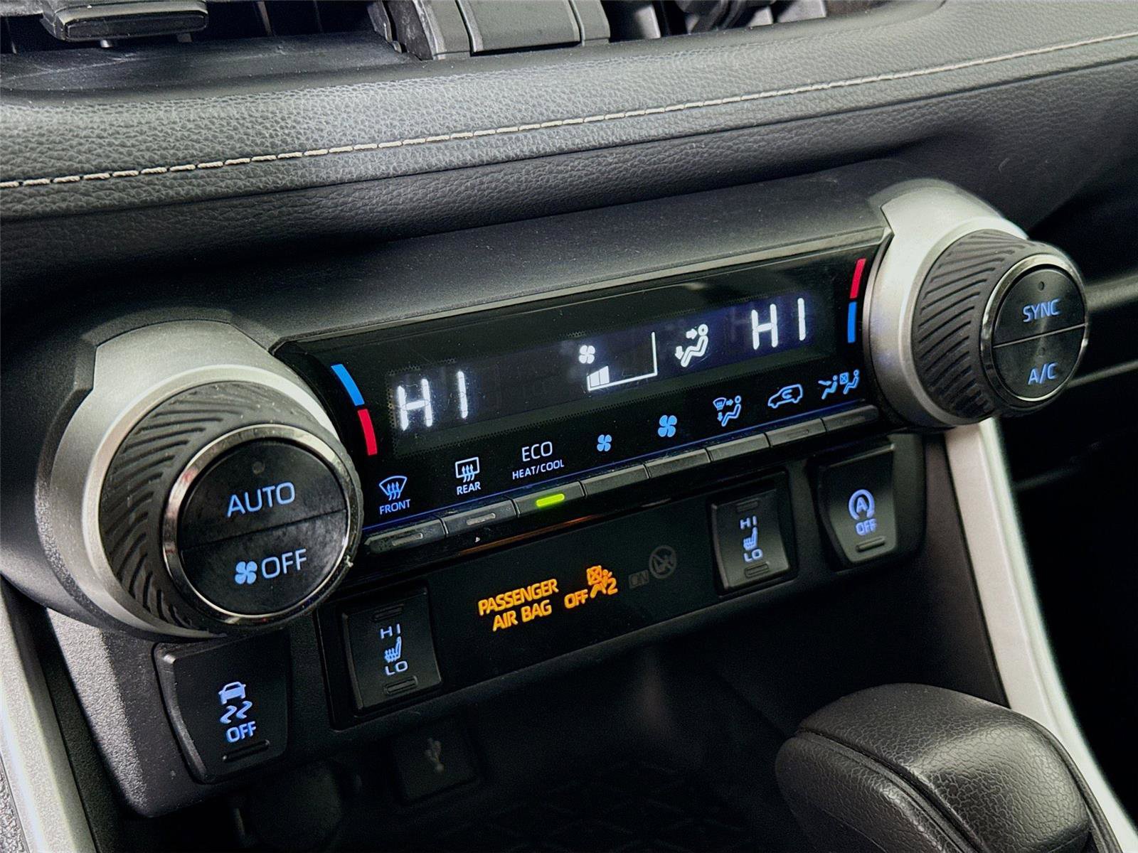 Used 2022 Toyota RAV4 XLE w/ Convenience Package image 16