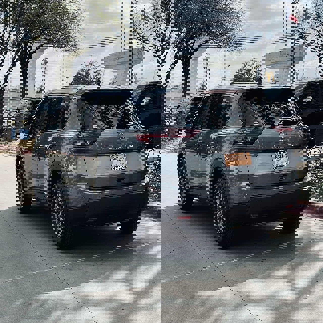 Used 2024 Nissan Rogue S image 4