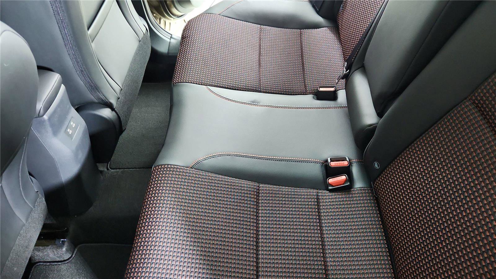 New 2026 Nissan Kicks SR w/ Cold Weather Package image 31