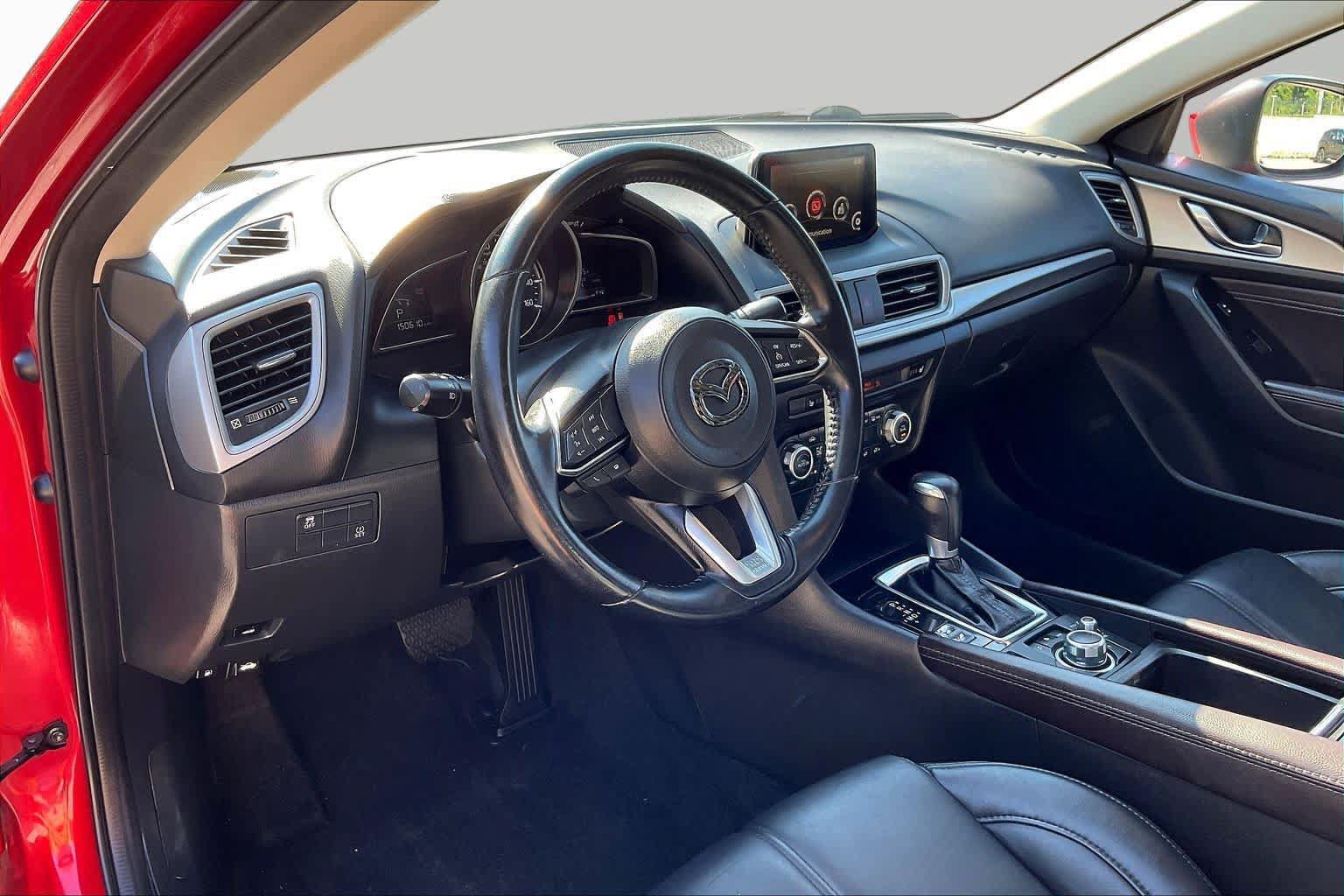 Used 2018 MAZDA MAZDA3 Touring FWD image 17