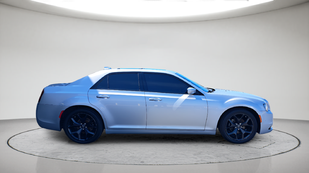 Used 2022 Chrysler 300 S RWD image 4