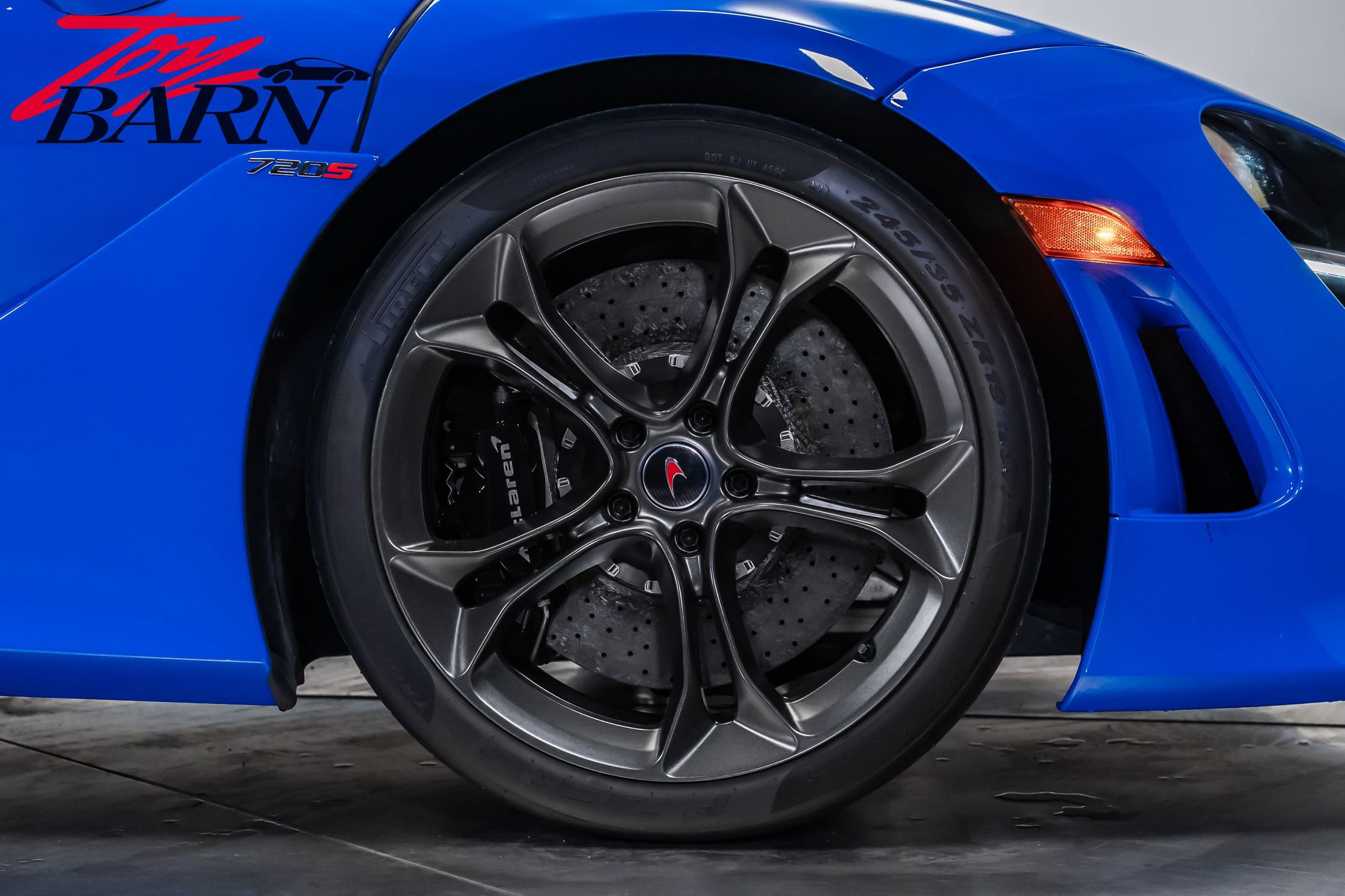 Used 2018 McLaren 720S Performance image 17