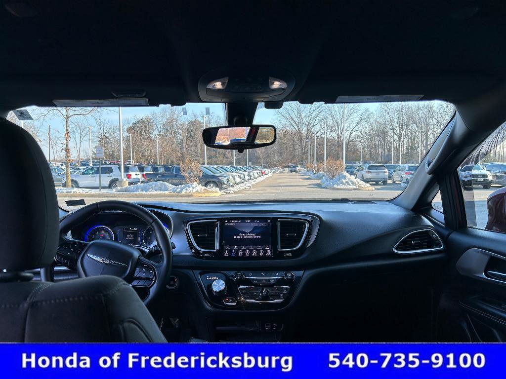 Used 2018 Chrysler Pacifica Touring Plus w/ S Appearance Package image 40