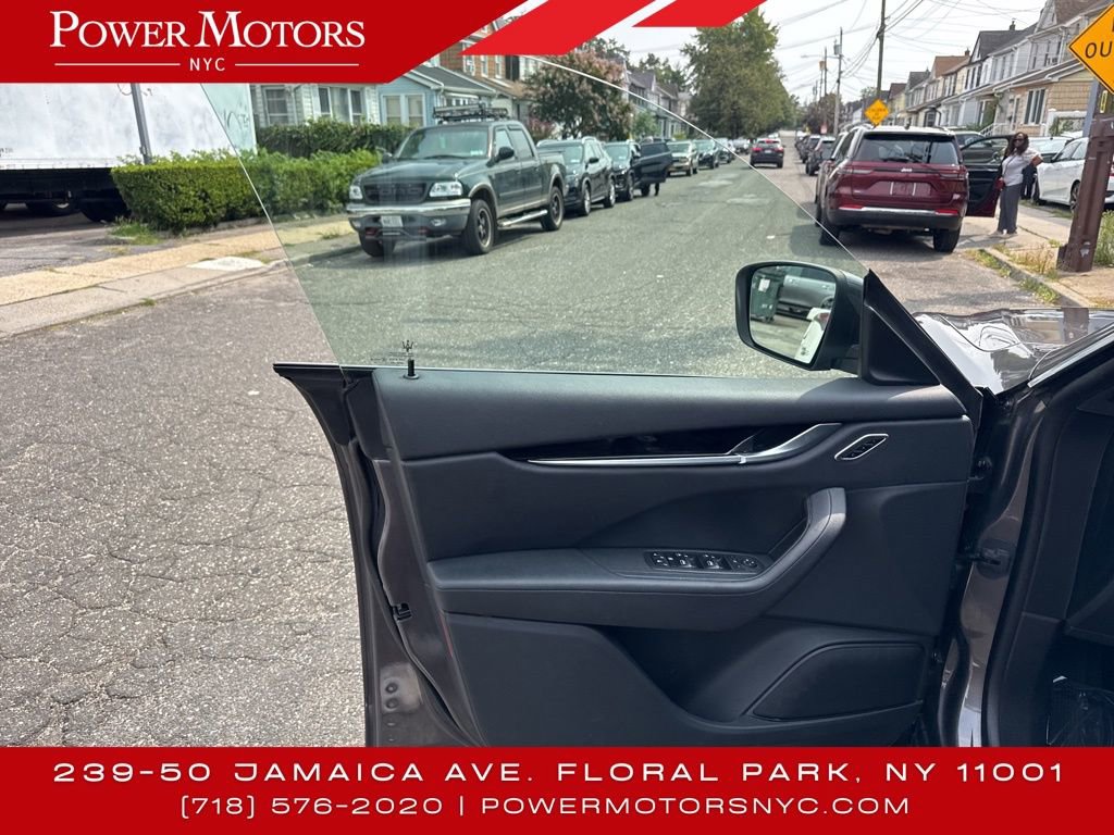 Used 2023 Maserati Levante Modena image 28