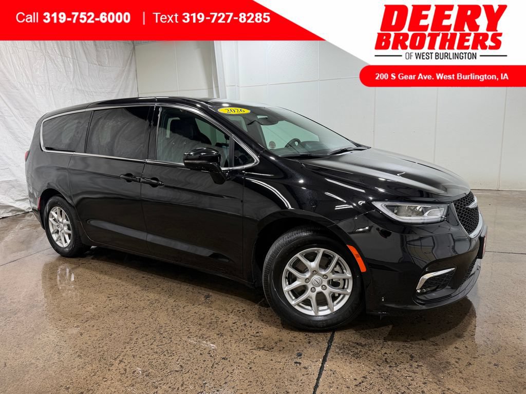 Used 2026 Chrysler Pacifica Select FWD image 1