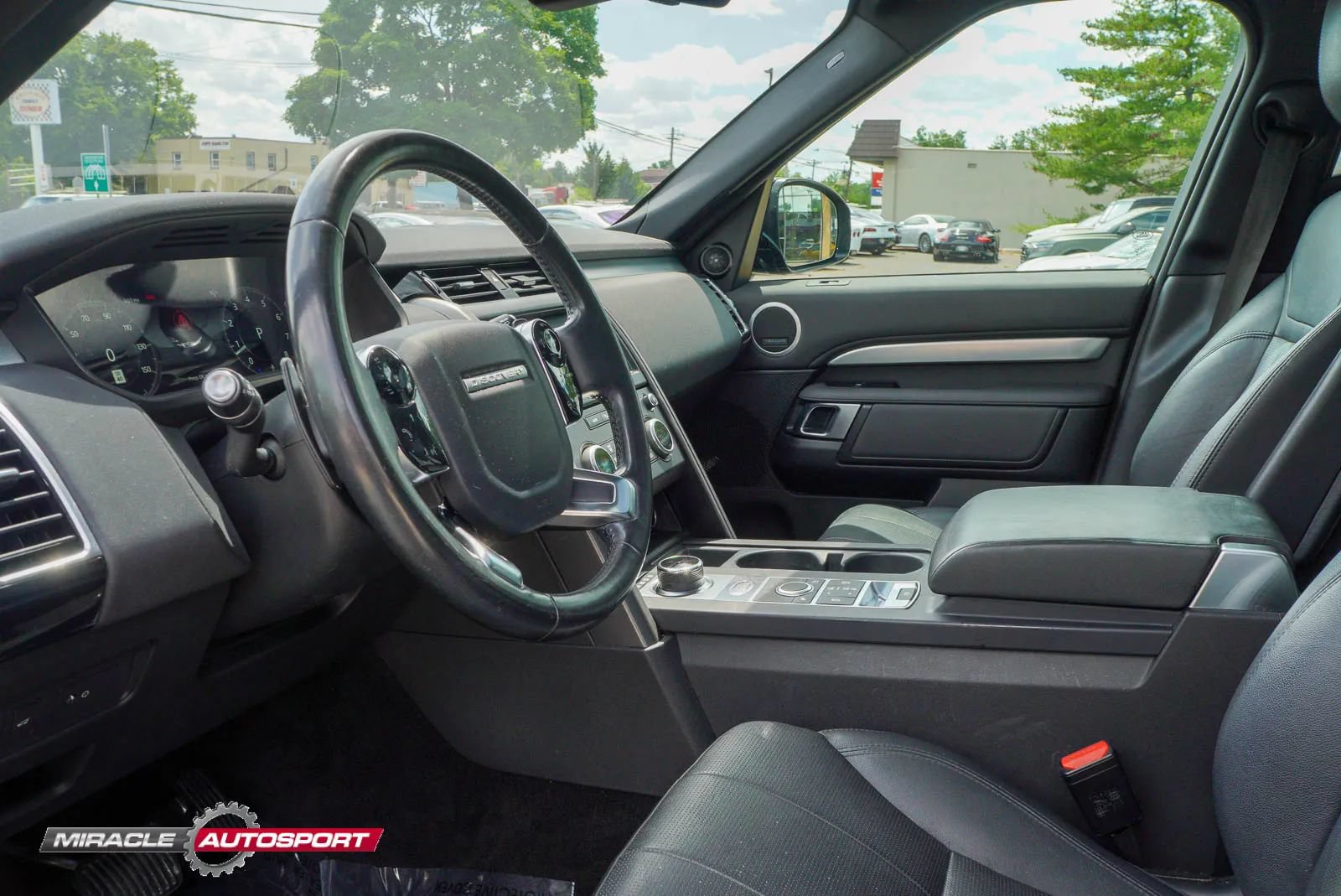 Used 2020 Land Rover Discovery Landmark AWD/4WD image 21