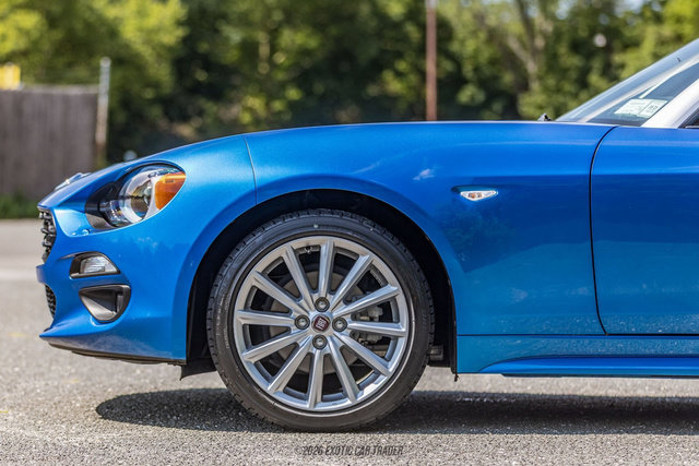 Used 2017 FIAT 124 Spider Lusso RWD image 4