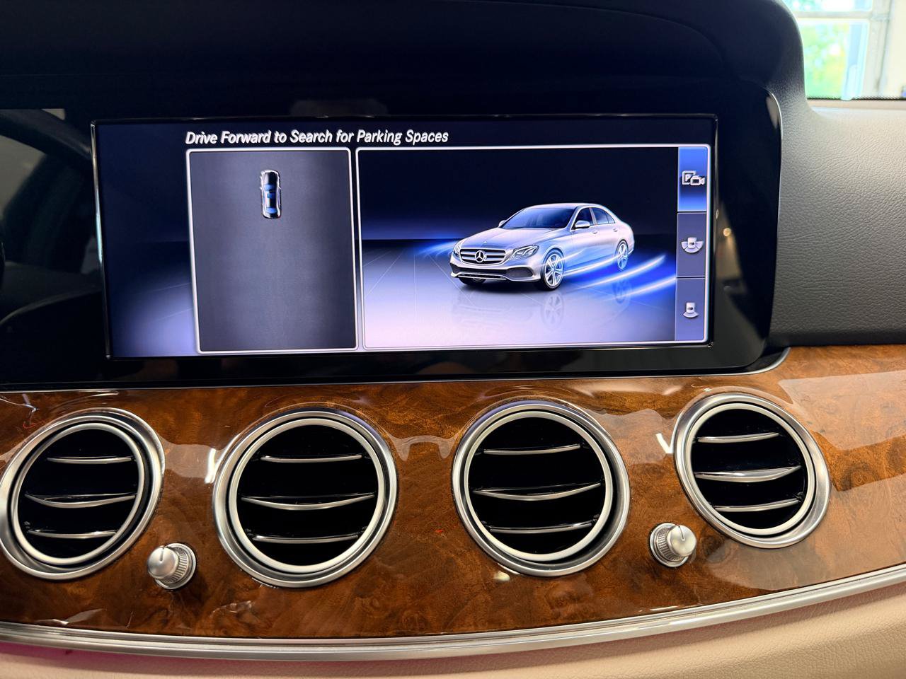 Used 2018 Mercedes-Benz E 300 image 39