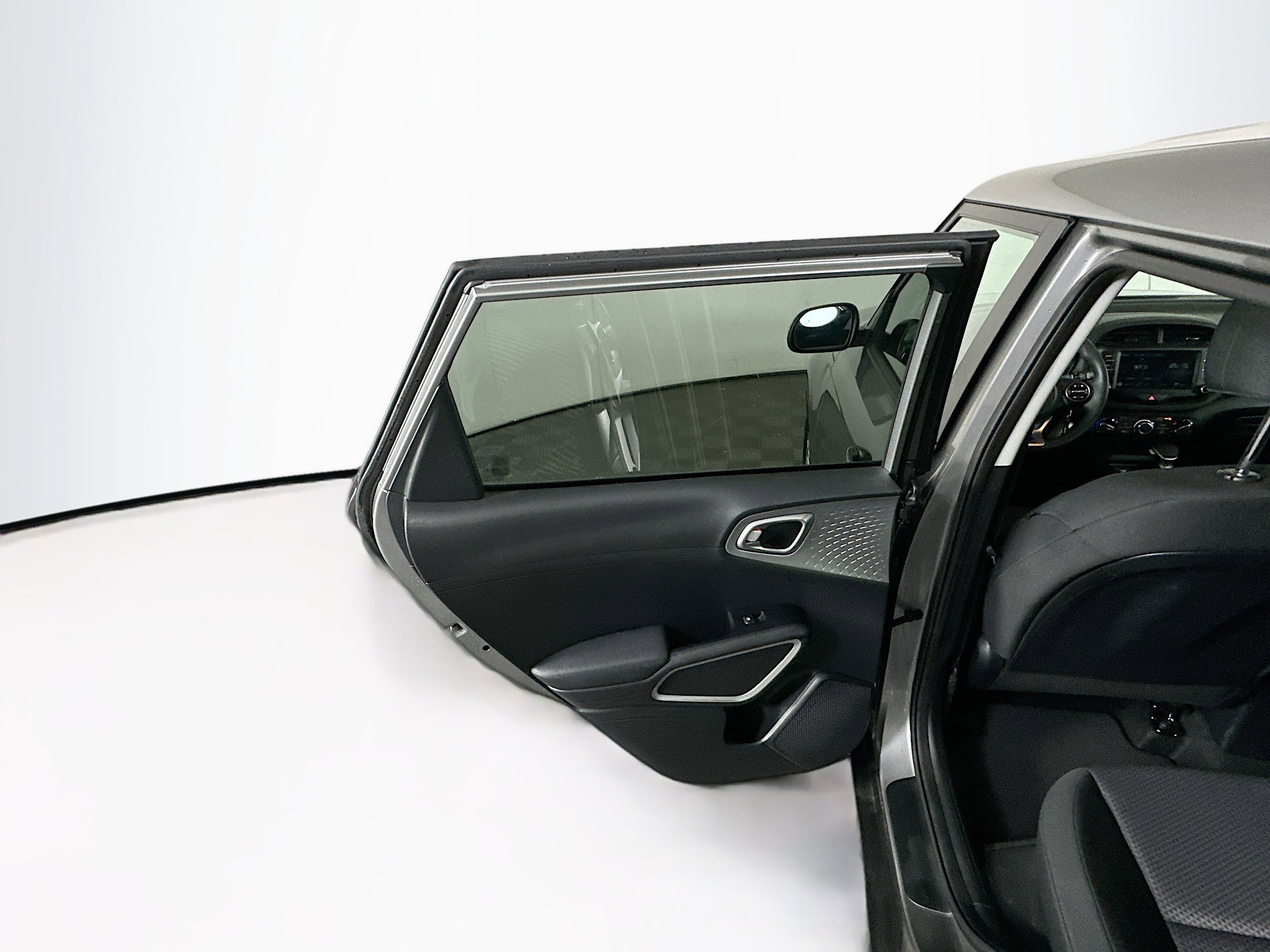 Used 2025 Kia Soul LX w/ LX Technology Package FWD image 25