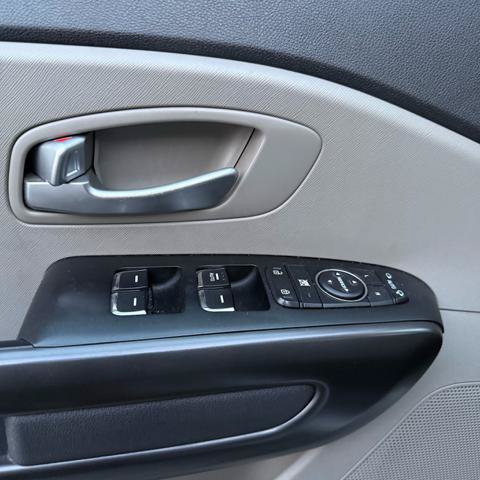 Used 2017 Kia Sedona LX w/ LX Essentials Premium Package FWD image 21
