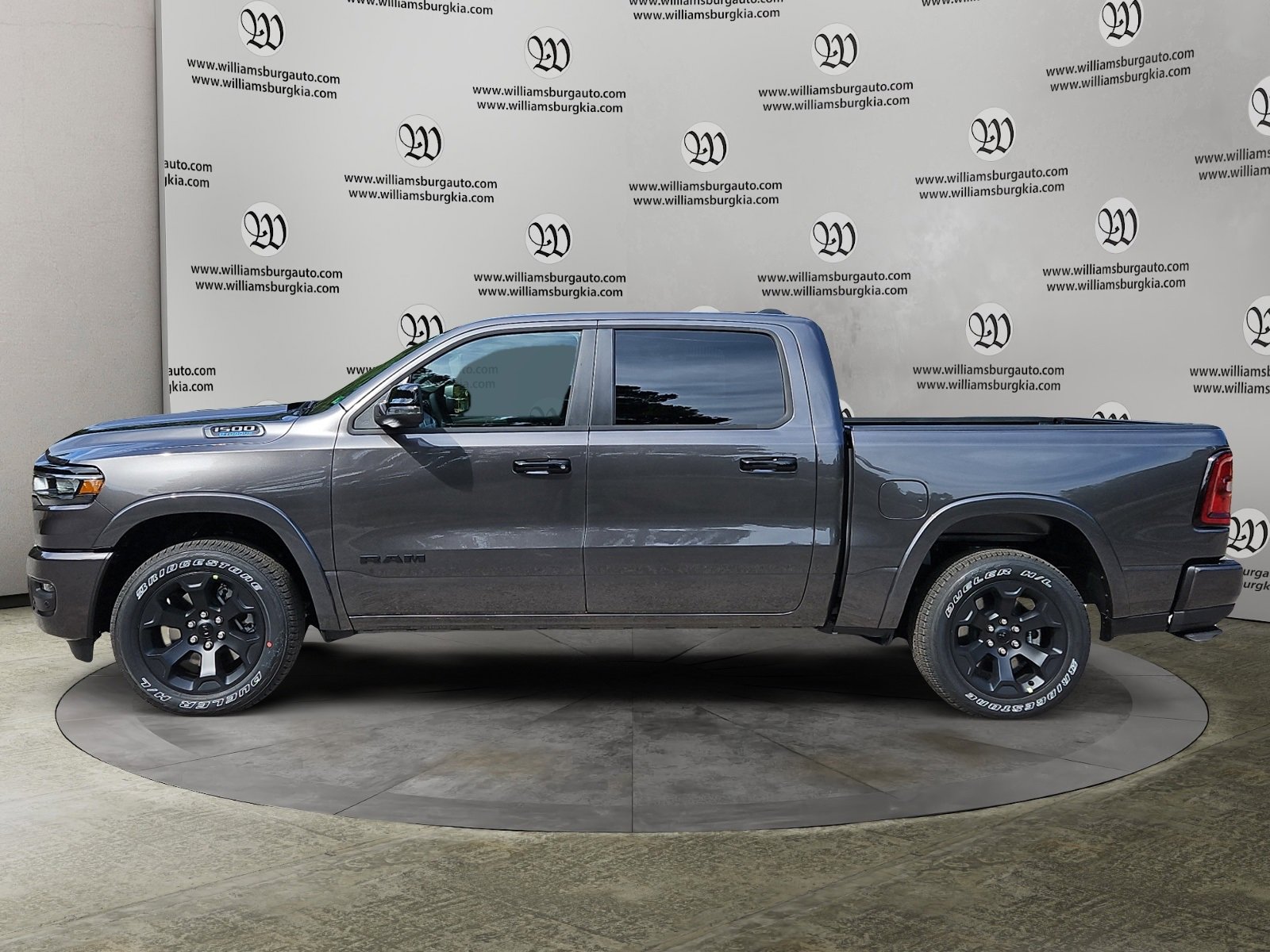 New 2025 RAM 1500 4x4 Crew Cab image 2
