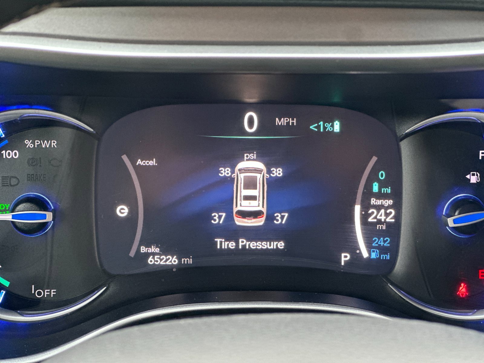 Used 2023 Chrysler Pacifica Touring-L image 27