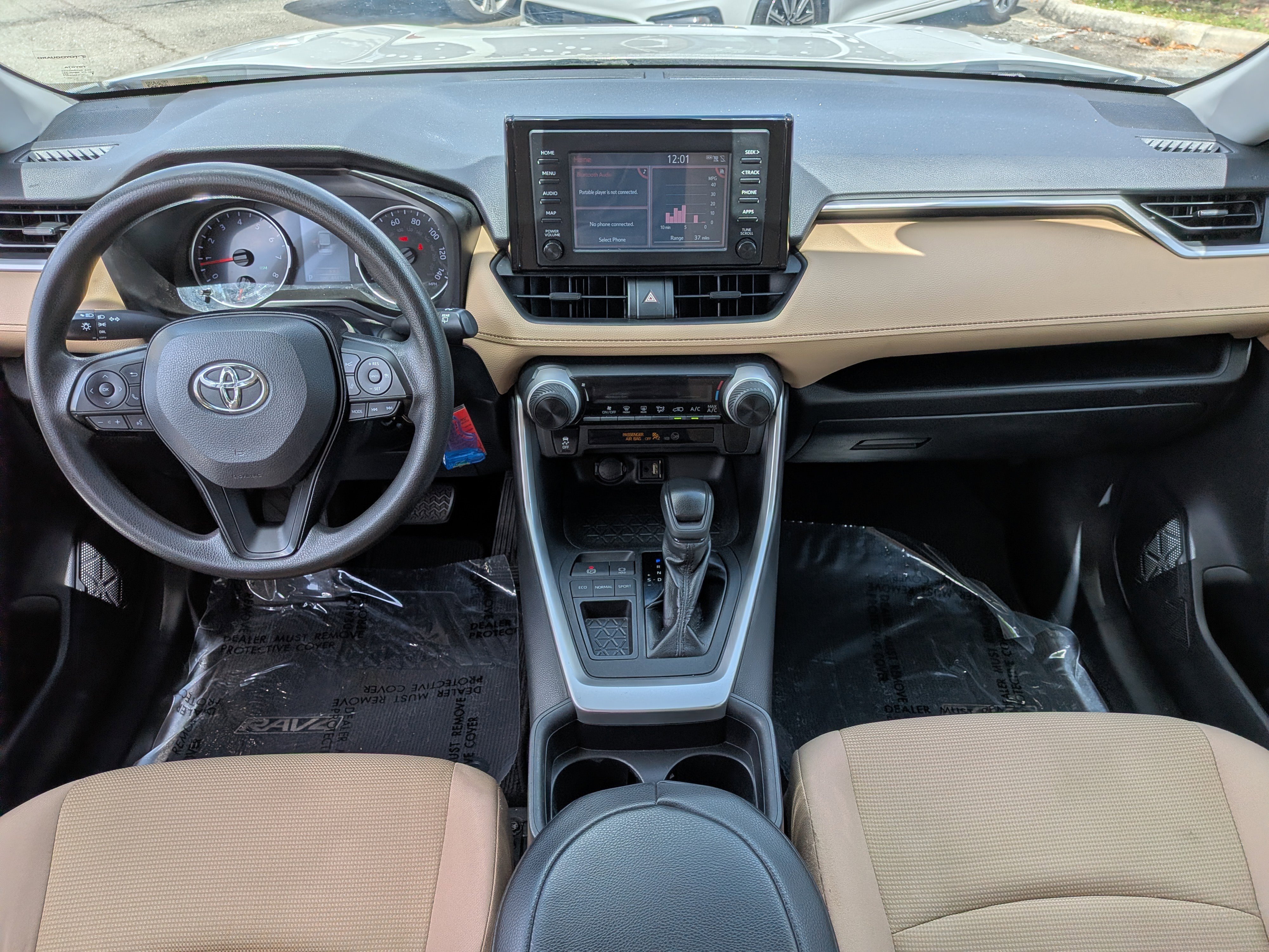 Used 2019 Toyota RAV4 LE image 15