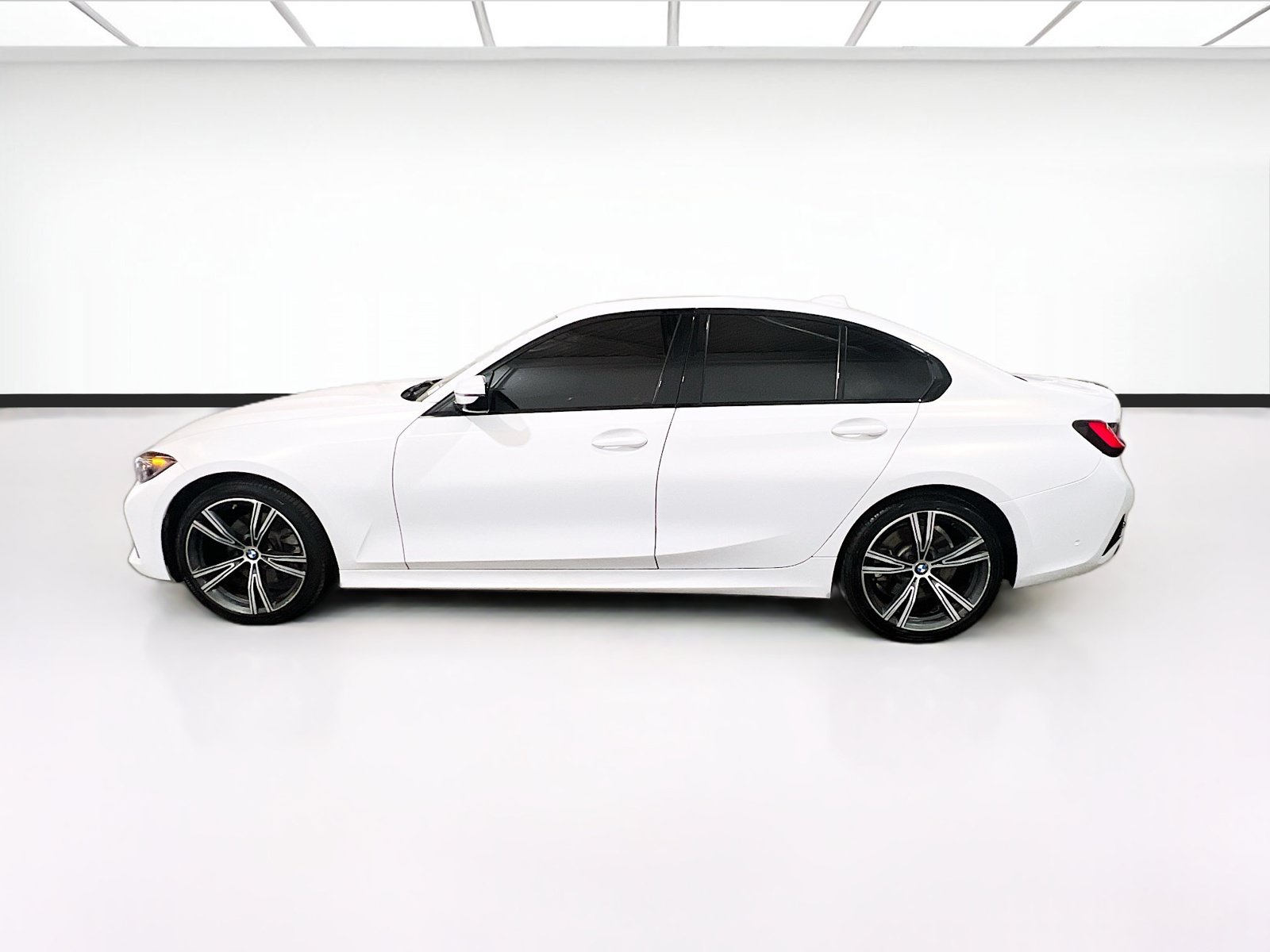 Used 2022 BMW 330i Sedan w/ Convenience Package RWD image 24