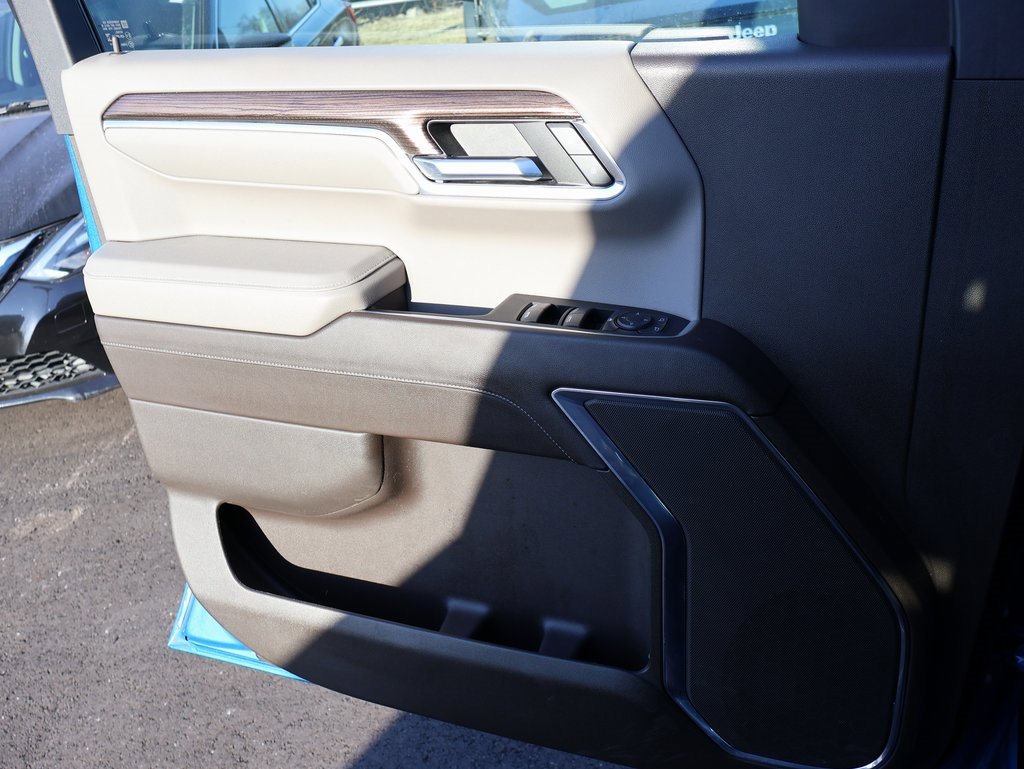 Used 2023 Chevrolet Silverado 1500 LT w/ Z71 Off-Road Package image 29