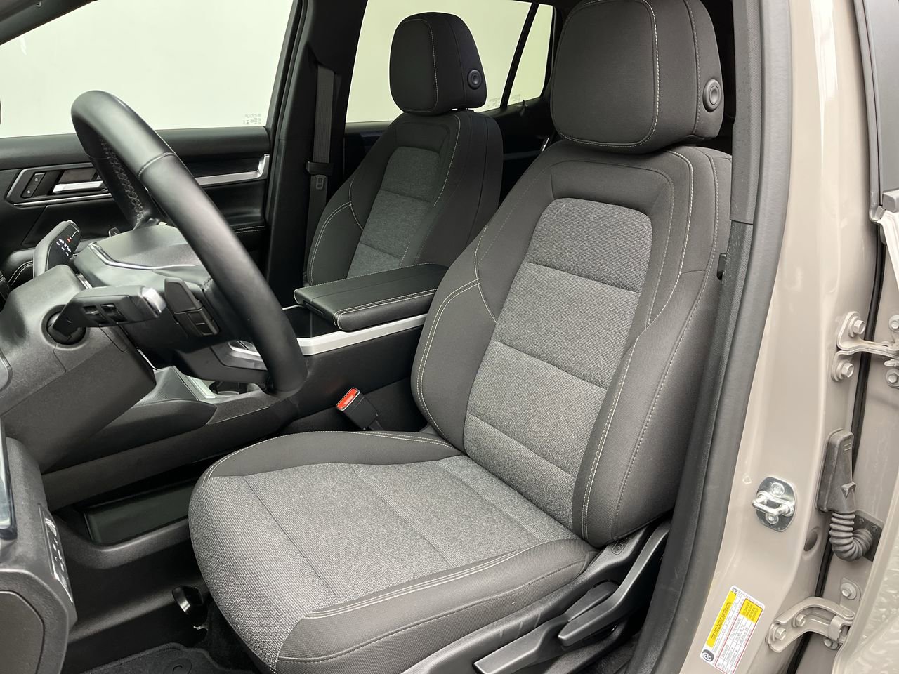 Certified 2025 GMC Terrain Elevation AWD/4WD image 9