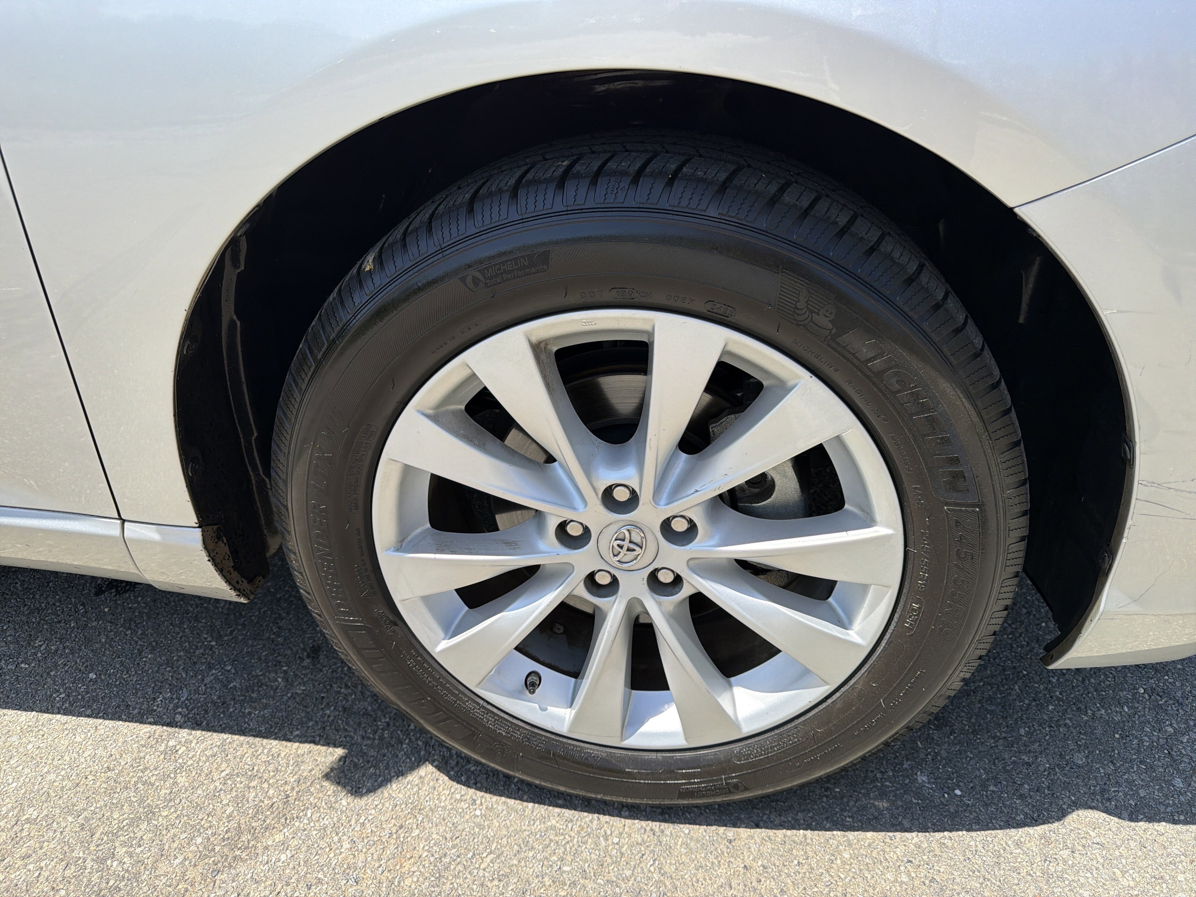 Used 2013 Toyota Venza XLE image 12