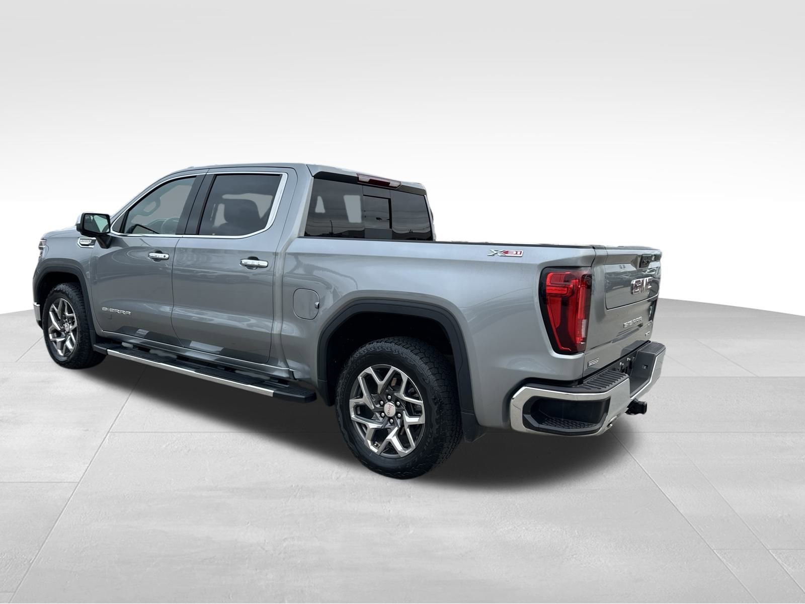 Used 2023 GMC Sierra 1500 SLT image 19