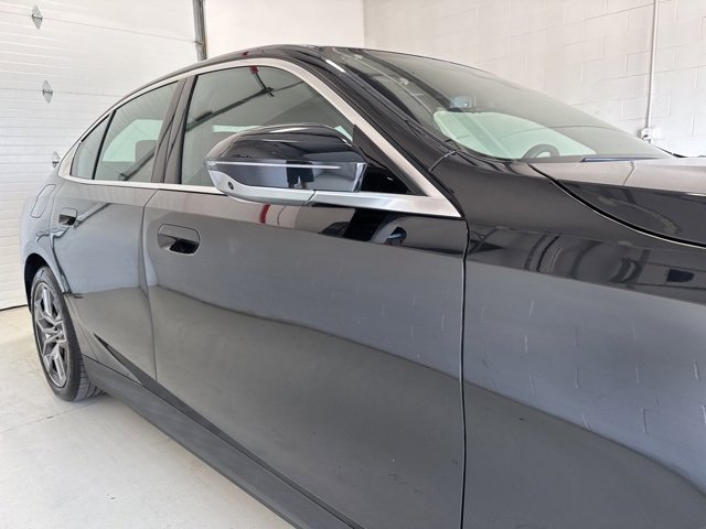 Used 2025 BMW i5 xDrive40 w/ Premium Package image 5