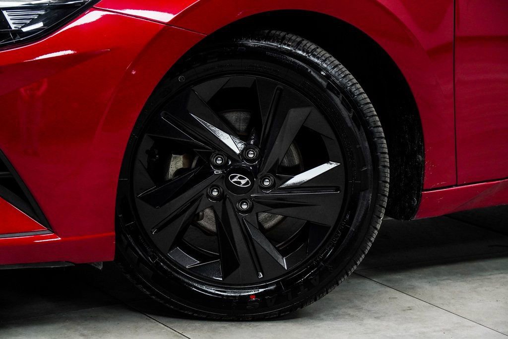 Used 2021 Hyundai Elantra SEL w/ Convenience Package image 3