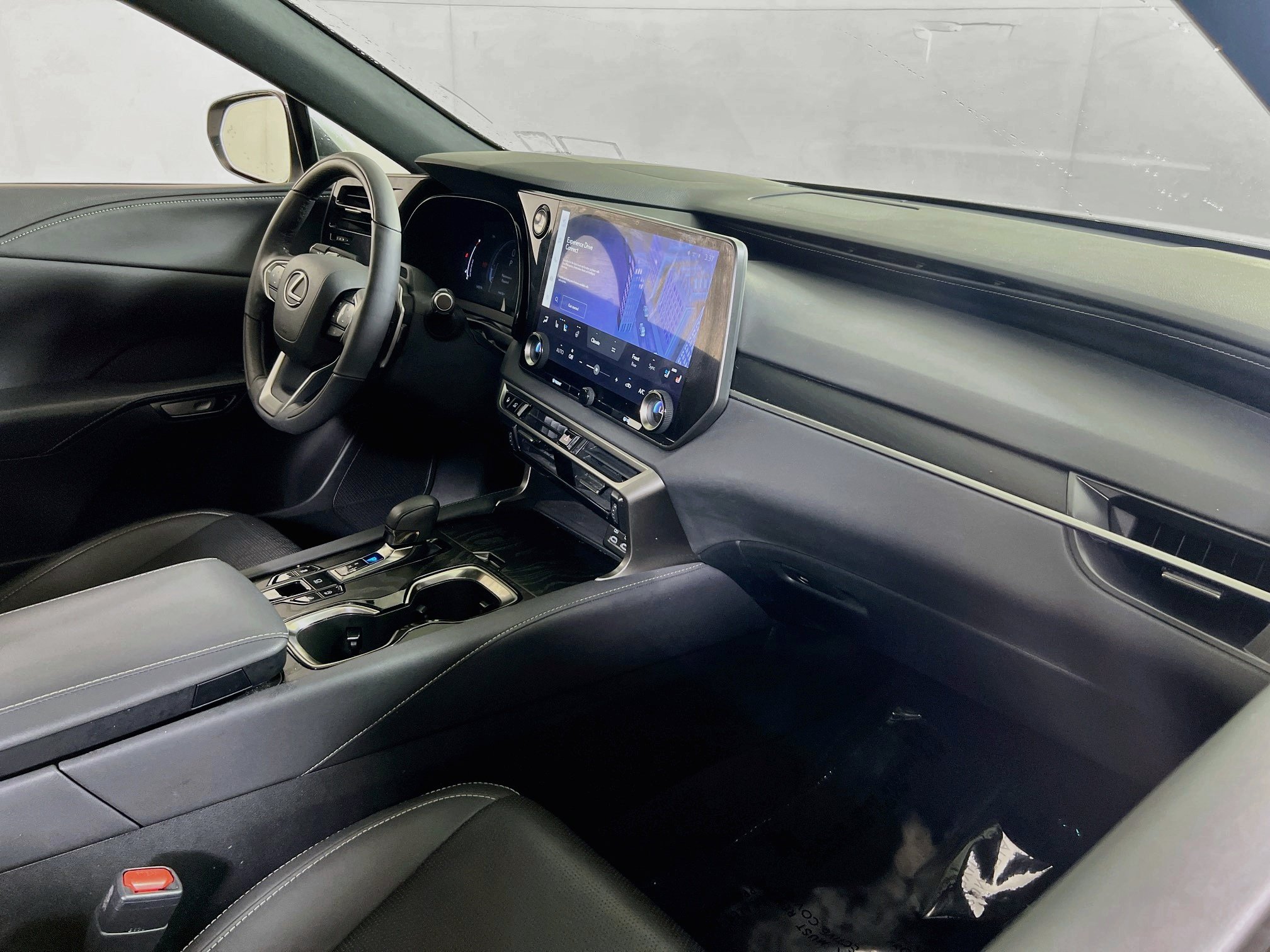 Used 2023 Lexus RX 350 Premium Plus w/ Accessory Package AWD/4WD image 28