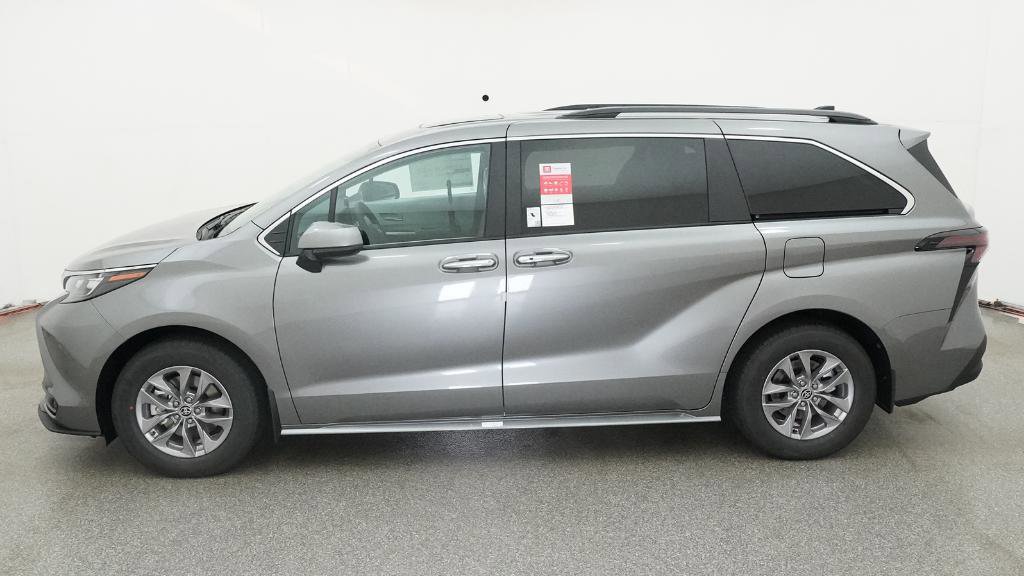 New 2026 Toyota Sienna XLE FWD image 40
