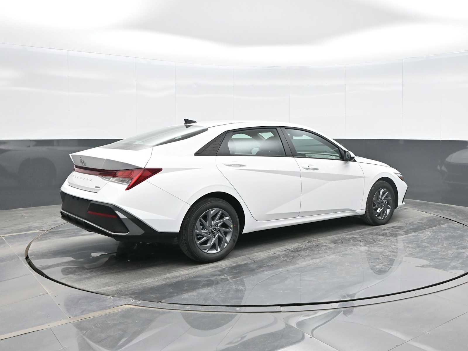 New 2026 Hyundai Elantra Blue image 8