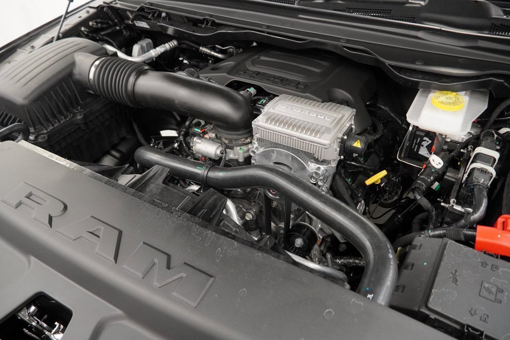 New 2026 RAM 1500 4x4 Crew Cab image 37
