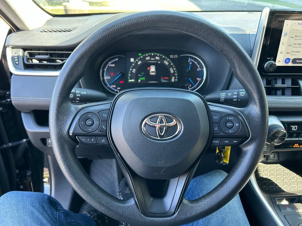 Used 2025 Toyota RAV4 LE AWD/4WD image 13