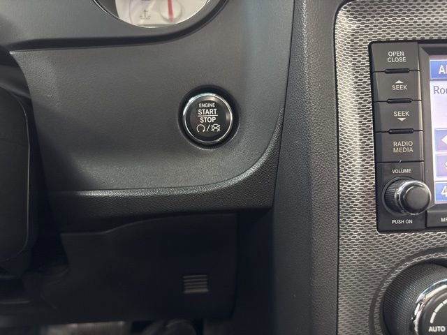 Used 2011 Dodge Challenger R/T image 31