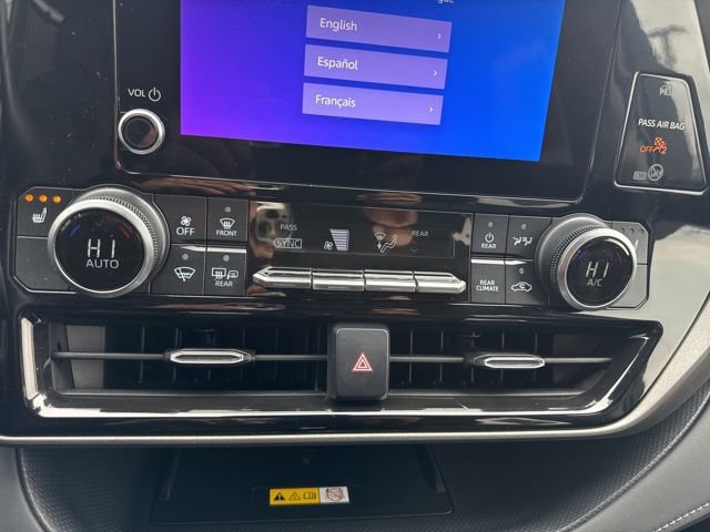 Used 2023 Toyota Highlander XLE image 16