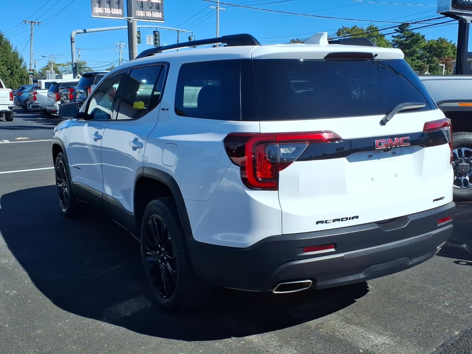 Used 2023 GMC Acadia SLT w/ Elevation Edition AWD/4WD image 6