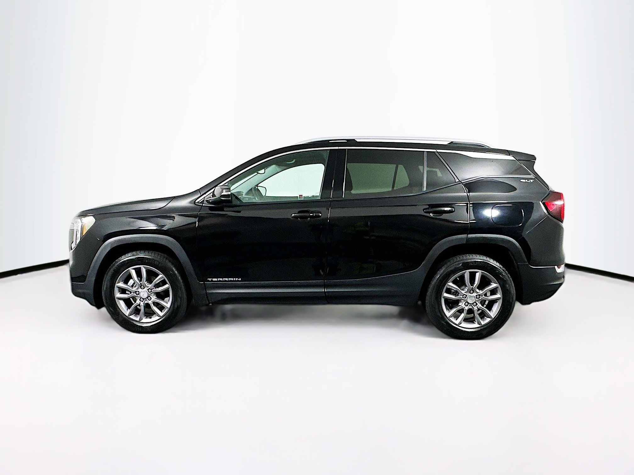 Used 2024 GMC Terrain SLT image 4