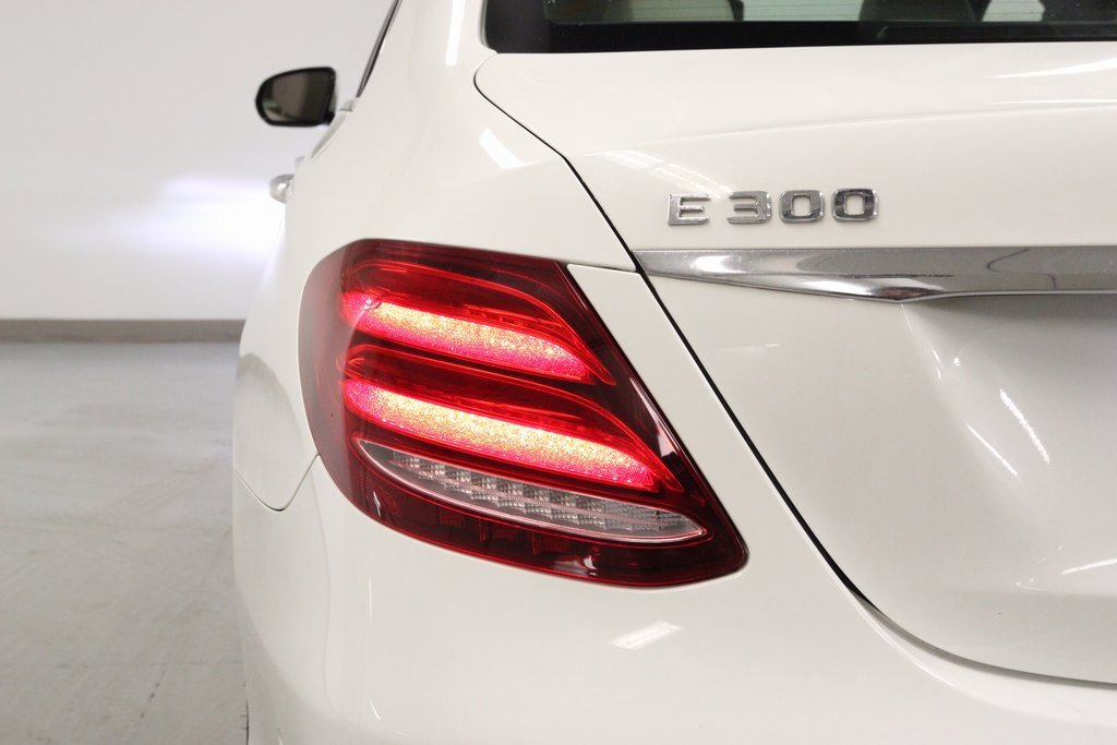 Used 2018 Mercedes-Benz E 300 E 300 image 11