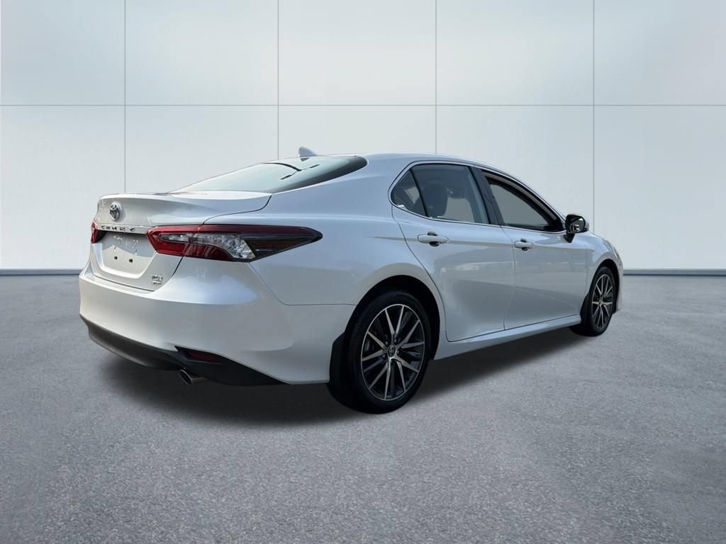 Used 2024 Toyota Camry XLE AWD/4WD image 5
