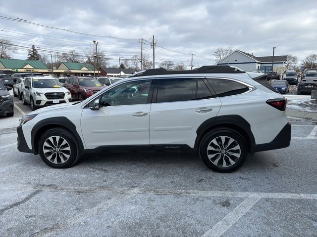 Used 2023 Subaru Outback Touring XT image 3